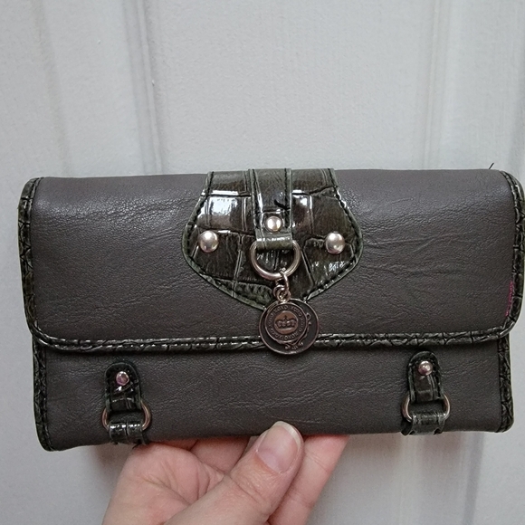 Xoxo Gray Leather Wallet NWOT - Picture 1 of 4